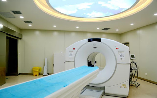 为什么肺部PET-CT的CT分辨率比传统CT低？